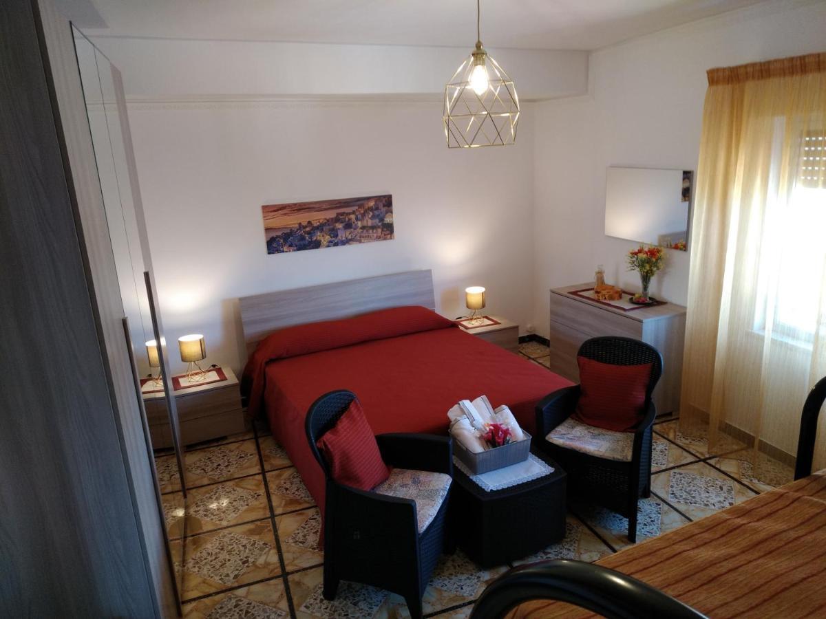 Casa Donna Franca Apartment Castiglione De Sicilia Bagian luar foto