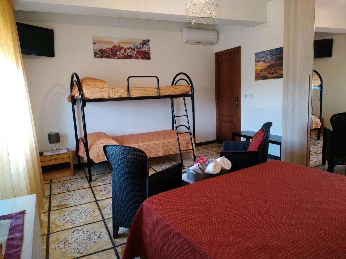 Casa Donna Franca Apartment Castiglione De Sicilia Bagian luar foto
