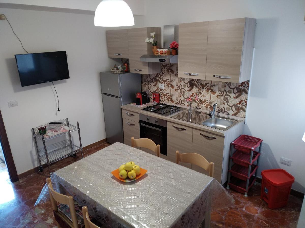 Casa Donna Franca Apartment Castiglione De Sicilia Bagian luar foto