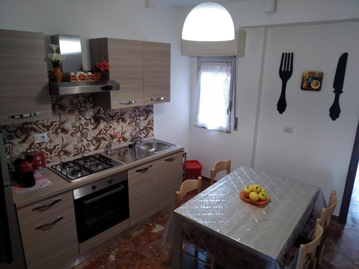 Casa Donna Franca Apartment Castiglione De Sicilia Bagian luar foto